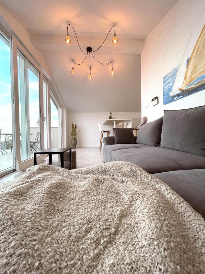 Apartment Seagreen Retreat Peruski Bagian luar foto