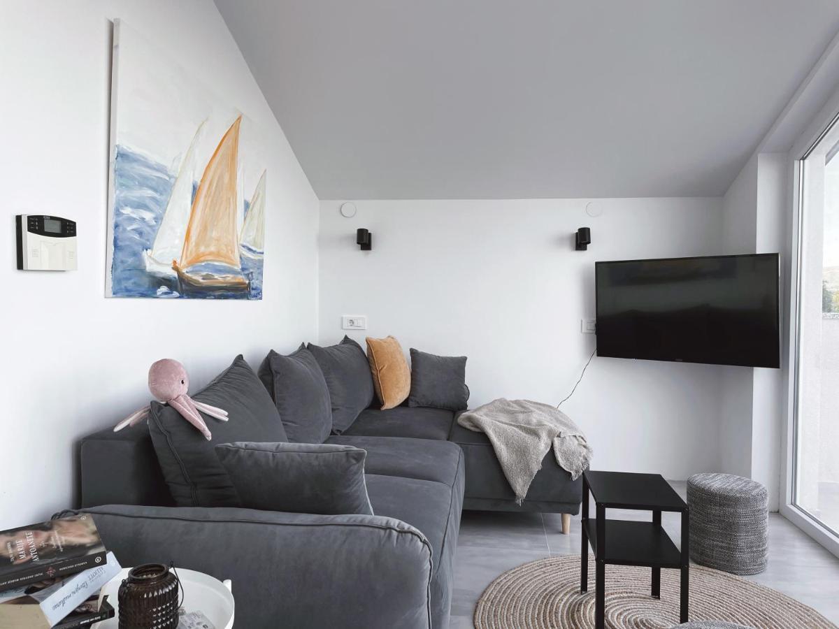 Apartment Seagreen Retreat Peruski Bagian luar foto