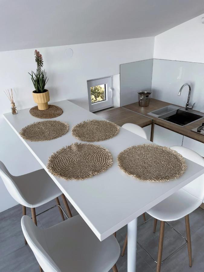 Apartment Seagreen Retreat Peruski Bagian luar foto