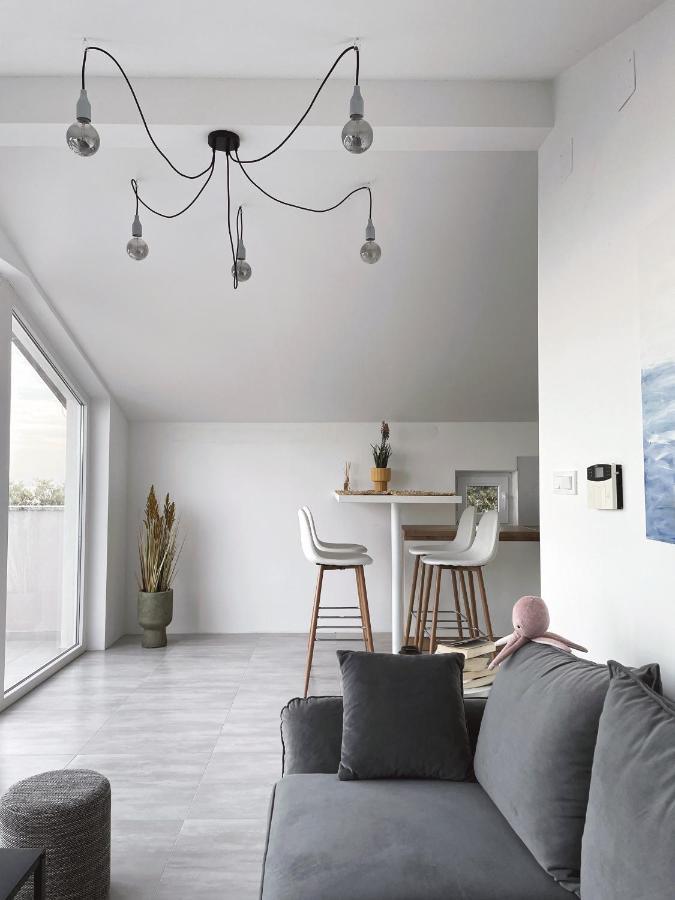 Apartment Seagreen Retreat Peruski Bagian luar foto