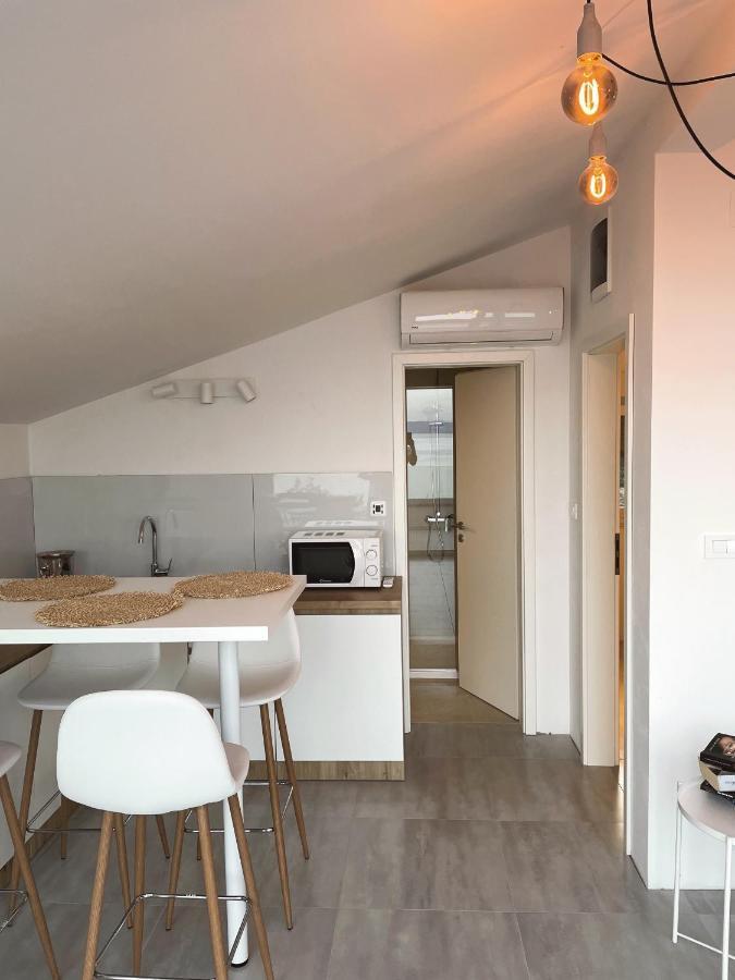 Apartment Seagreen Retreat Peruski Bagian luar foto